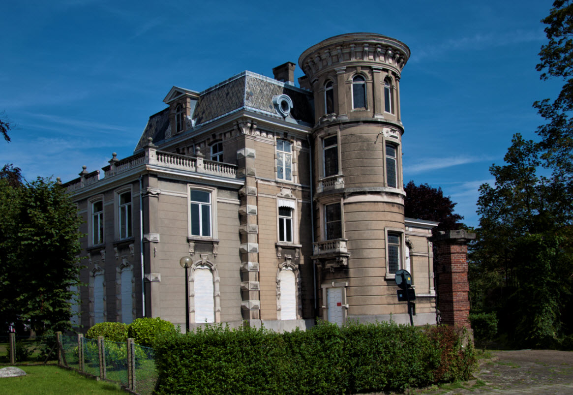 Kasteel de Pélichy, Belgium